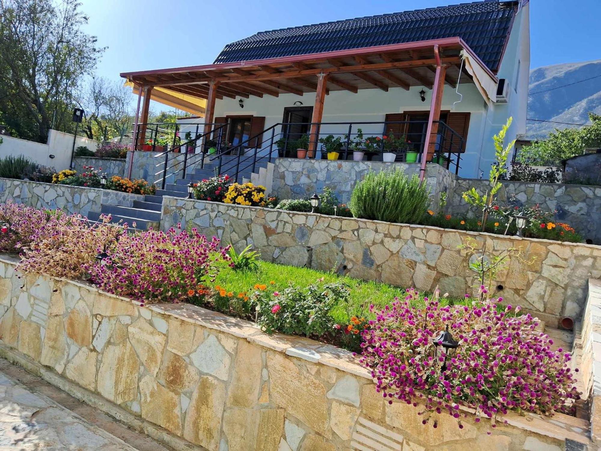 Villa Sana Rooms Permet Bagian luar foto